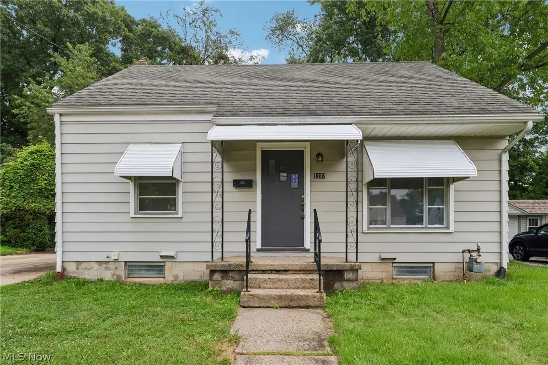 1237 Easton Drive, Akron, OH 44310 - #1
