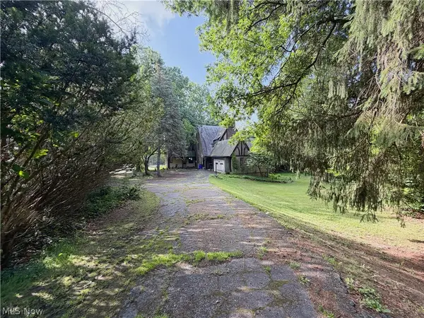 946 Park W Boulevard, East Liverpool, OH 43920