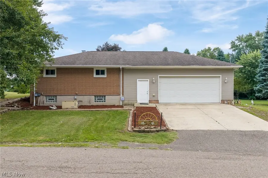 12685 Primrose Ne Drive, Hartville, OH 44632 - #2