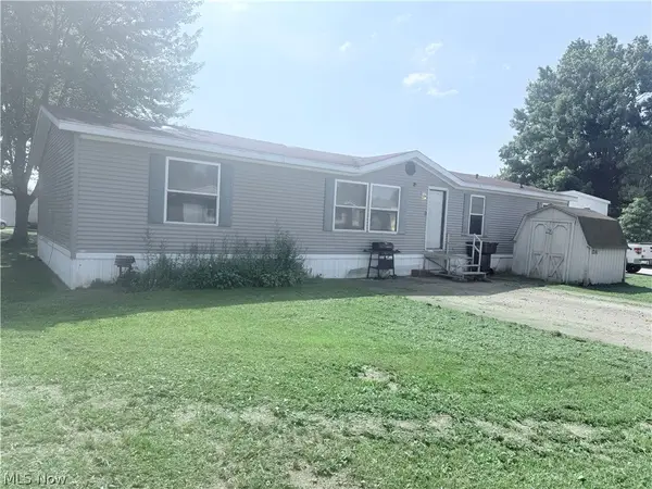 1241 N Park Circle, Brookfield, OH 44403
