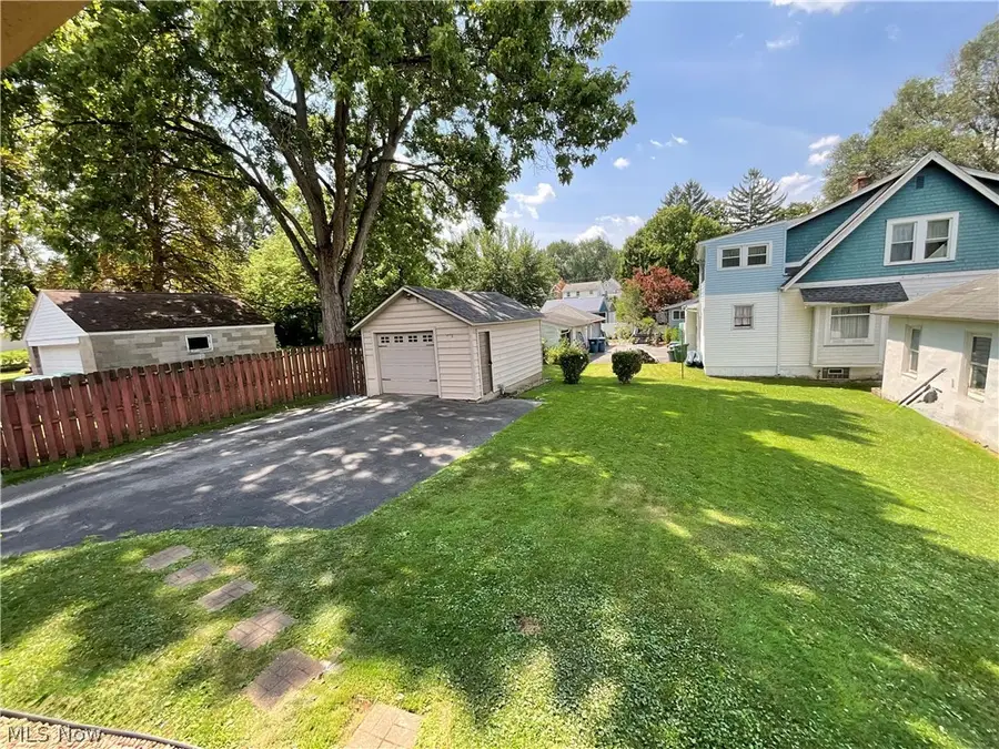 110 Bentley Street, Hubbard, OH 44425 - #3