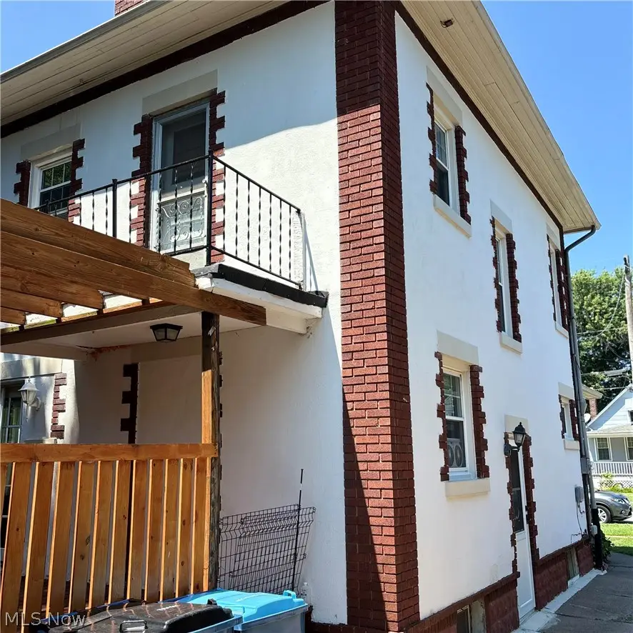 1327 W 9th Street, Lorain, OH 44052 - #2