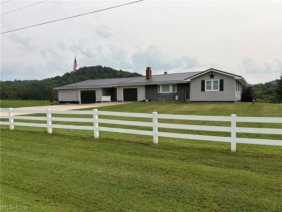 15103 State Route 258 Sw, Newcomerstown, OH 43832 - #3