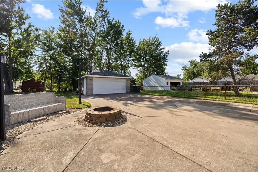 374 White Oak Drive, Elyria, OH 44035 - #2