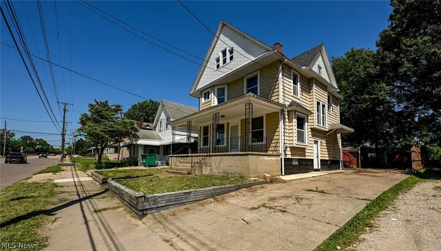 537 E Buchtel Avenue, Akron, OH 44304 - #3