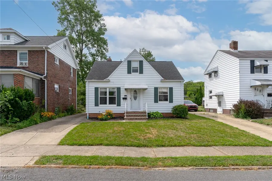 8304 Vista Avenue, Garfield Heights, OH 44125 - #2
