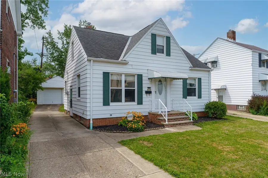 8304 Vista Avenue, Garfield Heights, OH 44125 - #3