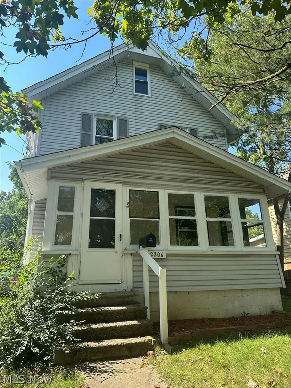 2206 25th Sw Street, Akron, OH 44314