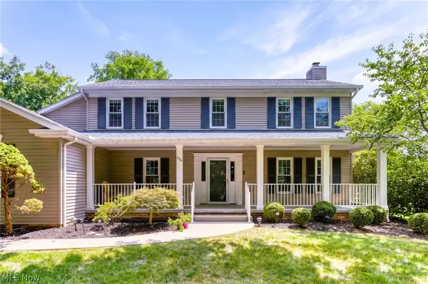 279 Ash Grove Circle, Aurora, OH 44202