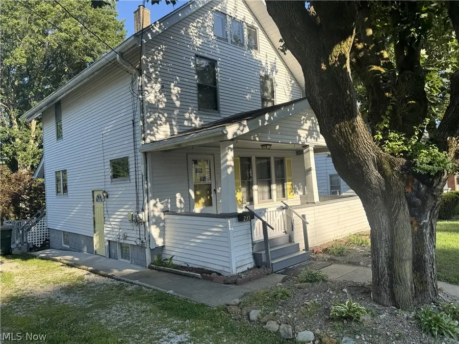 235 15th Nw Street, Barberton, OH 44203 - #2
