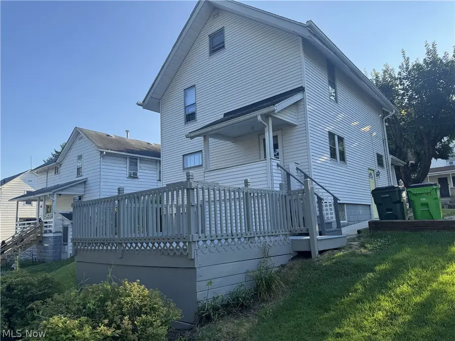 235 15th Nw Street, Barberton, OH 44203 - #3