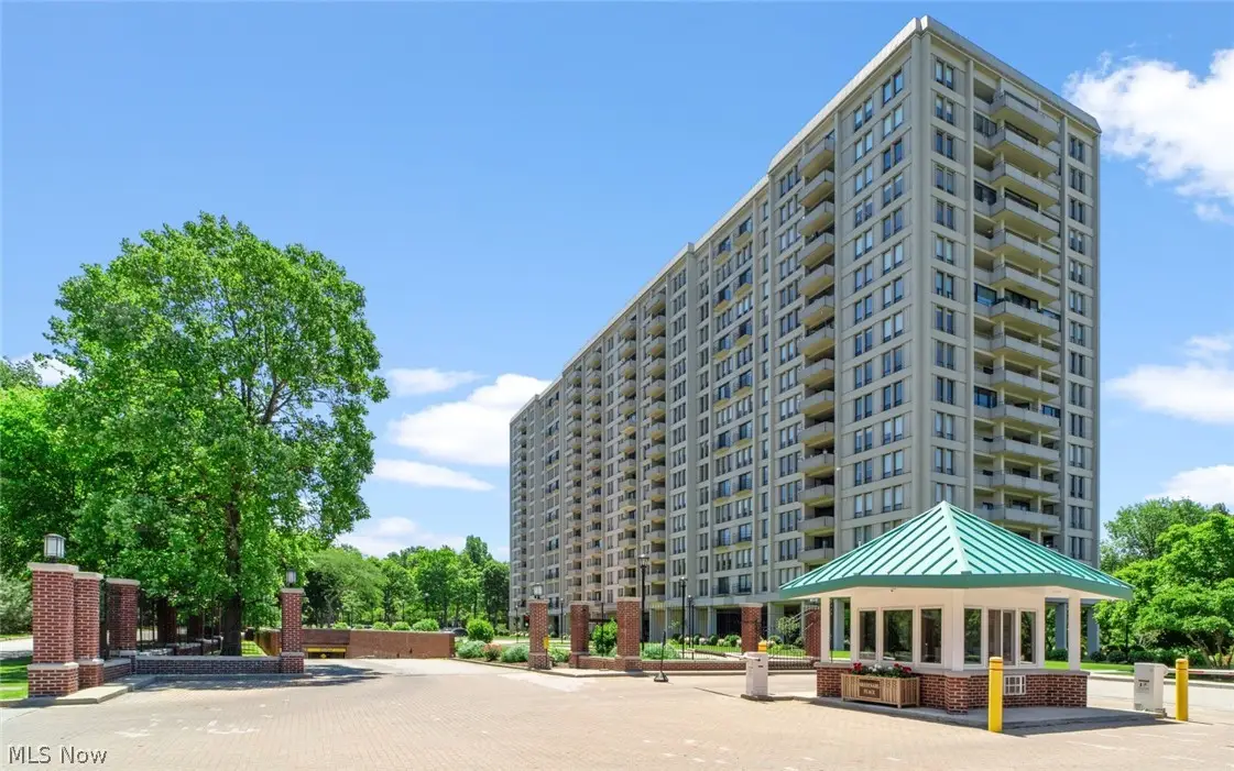 1 Bratenahl Place #1207, Bratenahl, OH 44108 - #1