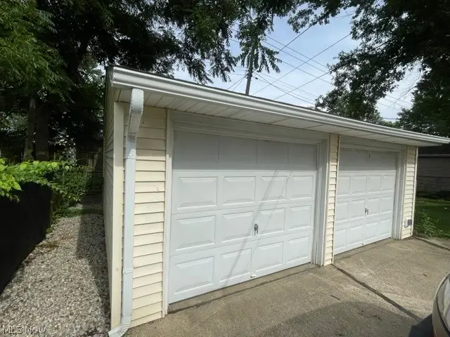 470 Chestnut Drive, Berea, OH 44017 - #2