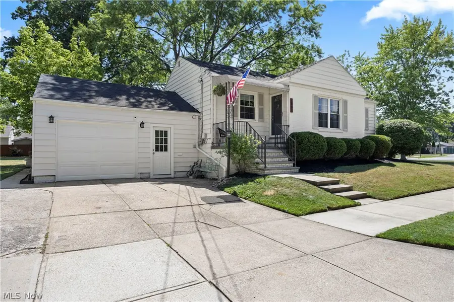 2841 Clague Road, North Olmsted, OH 44070 - #2