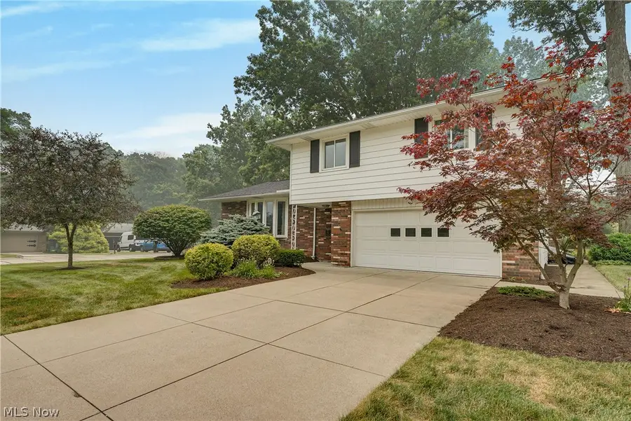 4880 Maple Hill Drive, Seven Hills, OH 44131 - #3