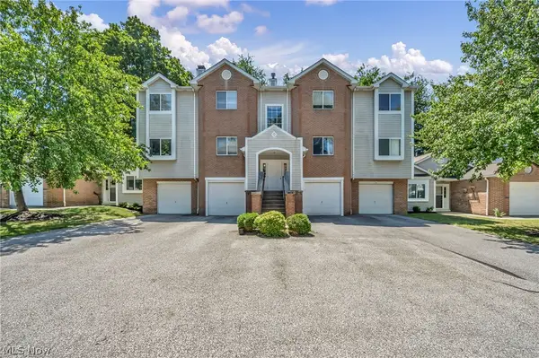 356 Village Pointe Drive #C, Akron, OH 44313