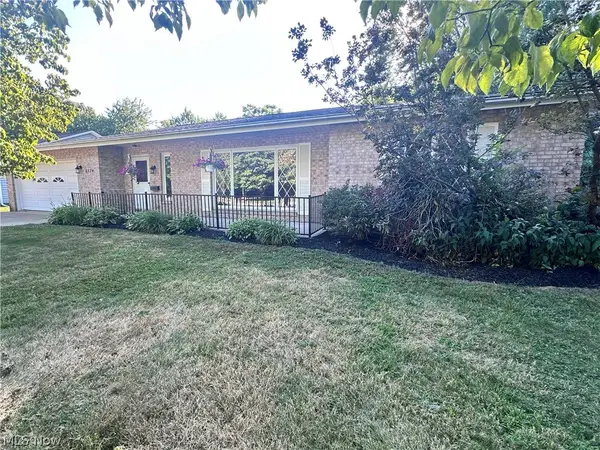 6374 S Cedarwood Road, Mentor, OH 44060