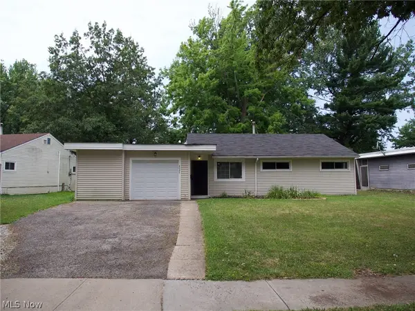 2024 Ridgehill Road, Cleveland, OH 44121