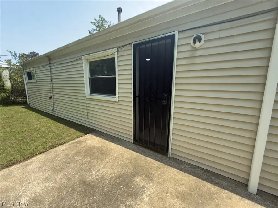 2024 Ridgehill Road, Cleveland, OH 44121 - #3