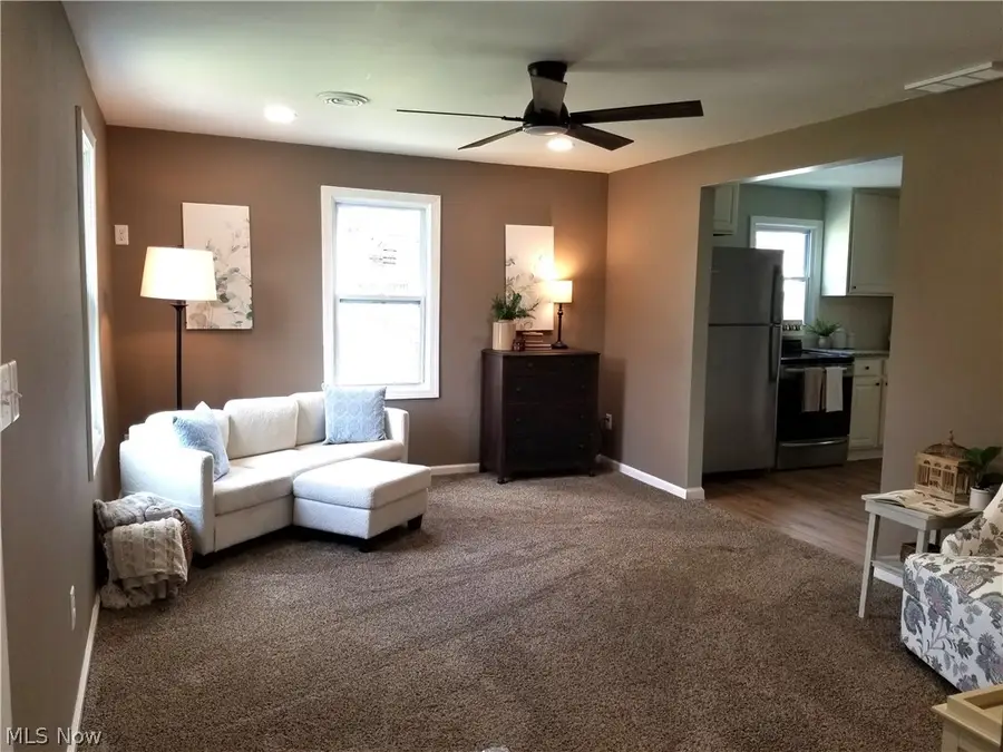 4114 Buchtel Ne Avenue, Louisville, OH 44641 - #3