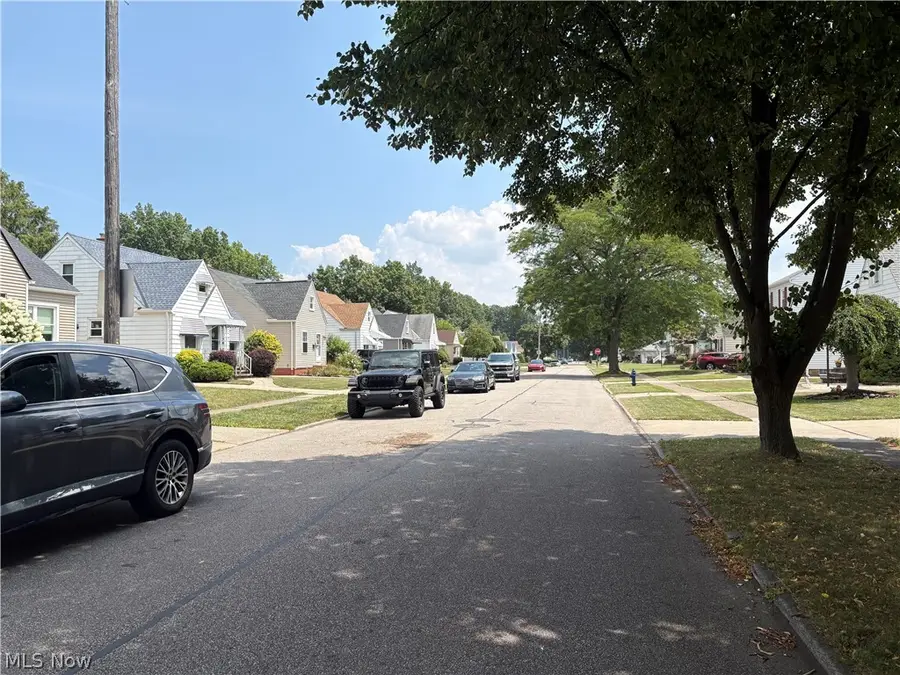 3007 Ingleside Drive, Parma, OH 44134 - #2