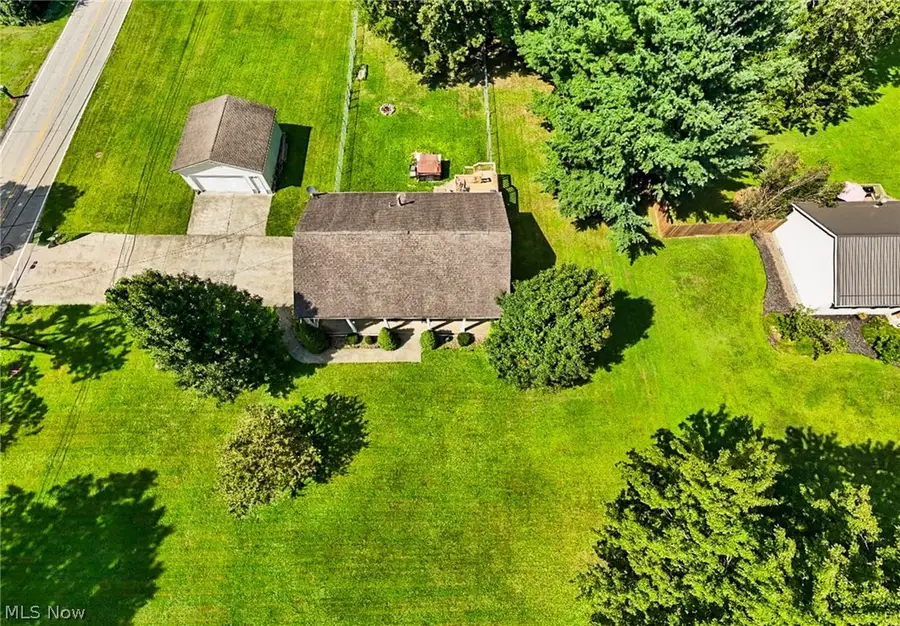 3755 Lyntz Townline Sw Road, Lordstown, OH 44481 - #3