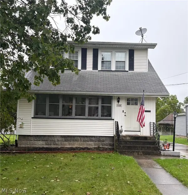 118 E Woodland Avenue, Columbiana, OH 44408