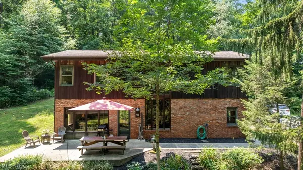 4294 Hardins Run Road, New Cumberland, WV 26047
