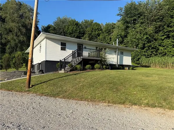 15265 Elton Sw Street, Navarre, OH 44662