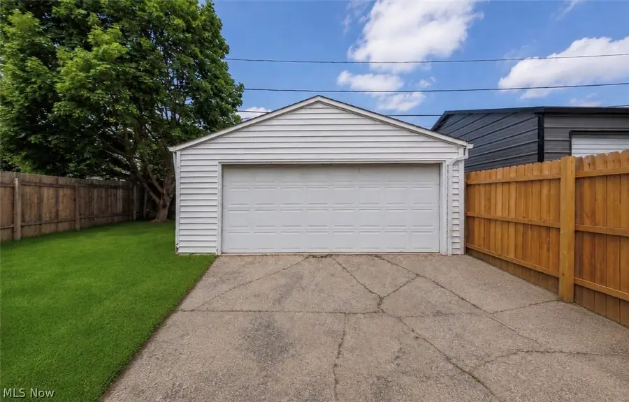 3720 Biddulph Avenue, Cleveland, OH 44109 - #2