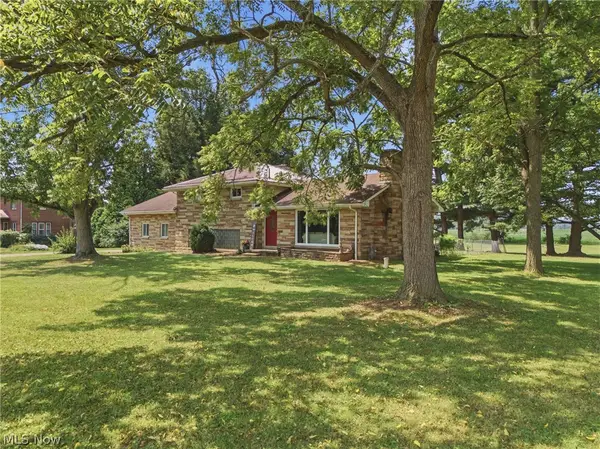 11501 Manchester Sw Avenue, Beach City, OH 44608