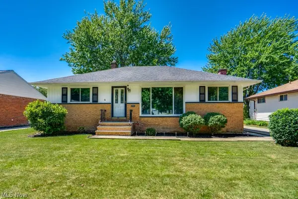 6982 Maplewood Road, Parma Heights, OH 44130