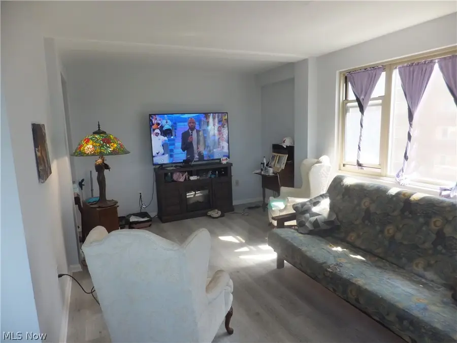 11820 Edgewater Drive #619, Lakewood, OH 44107 - #2
