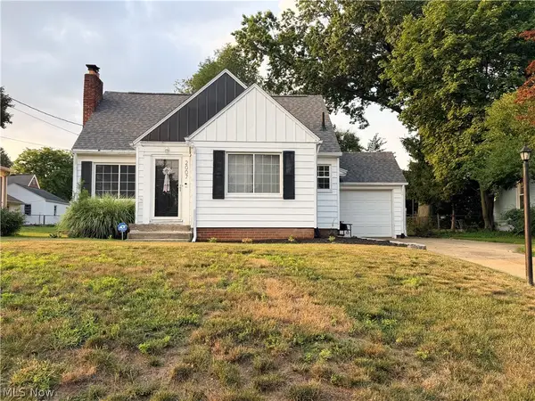 2007 32nd Nw Street, Canton, OH 44709