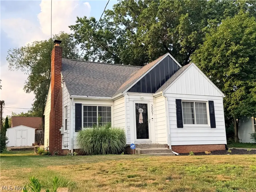 2007 32nd Nw Street, Canton, OH 44709 - #2