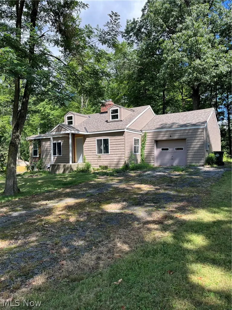 9012 W Pleasant Valley Road, Parma, OH 44130 - #2