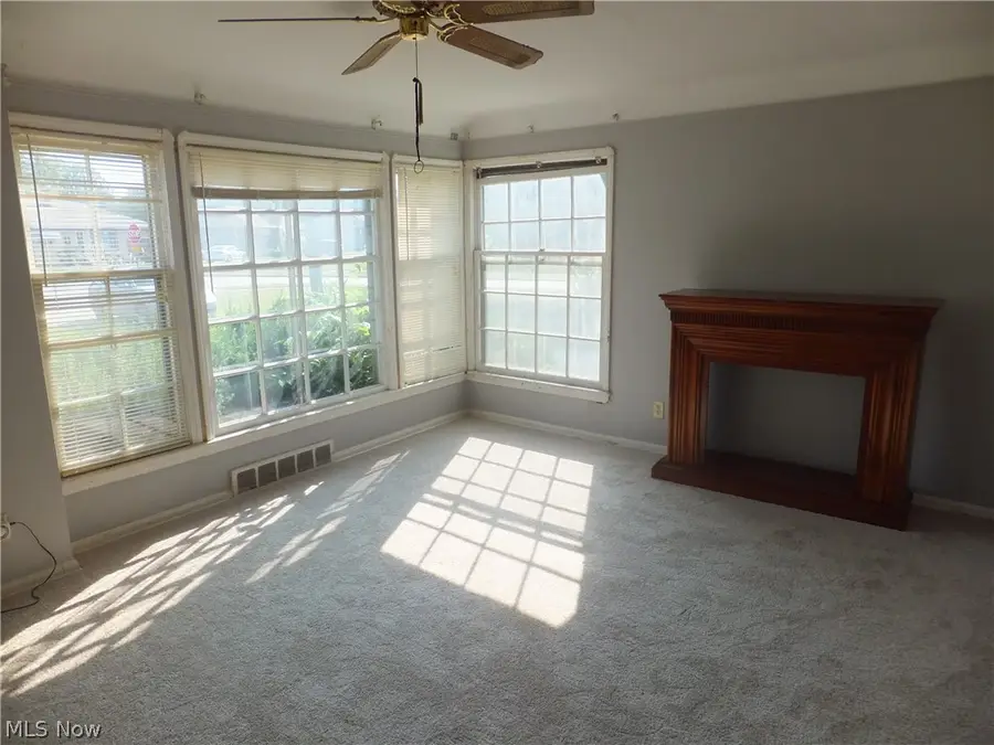 12929 W Pleasant Valley Road, Parma, OH 44129 - #3