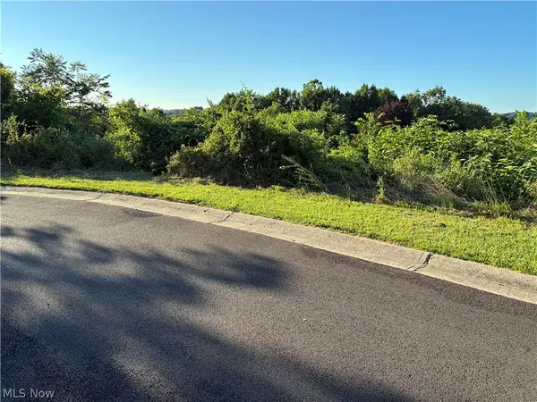 Summit Circle, Weirton, WV 26062