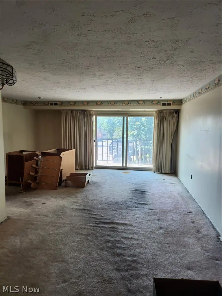 15555 Hilliard Road #405, Lakewood, OH 44107 - #3