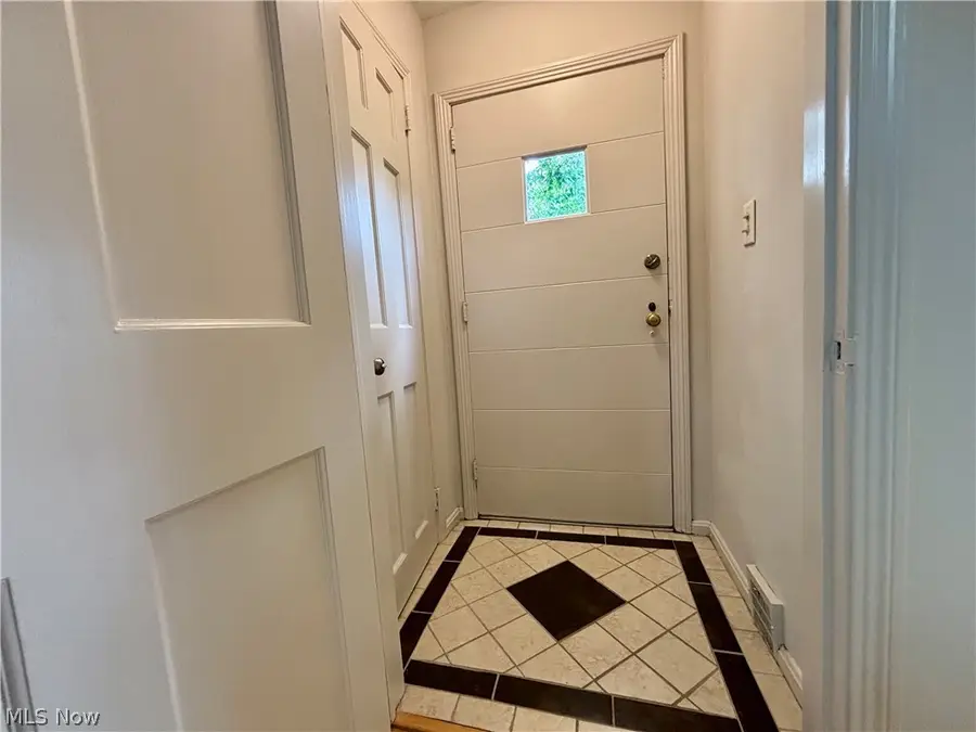 2607 Saybrook Road, University Heights, OH 44118 - #3