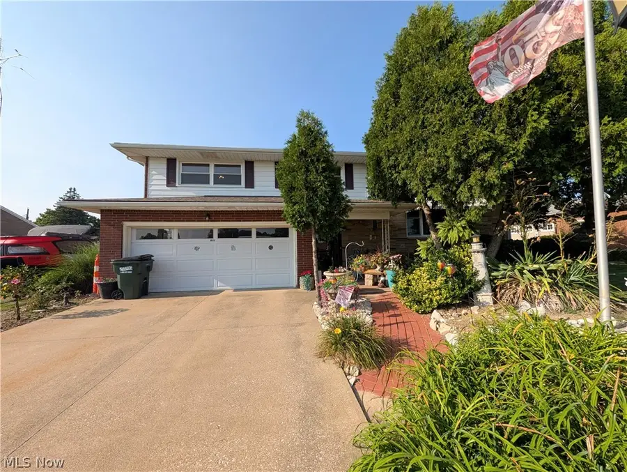 1409 Opal Street, Louisville, OH 44641 - #2