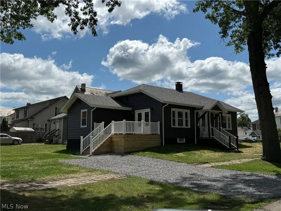 105 E Vermont Avenue, Sebring, OH 44672 - #3