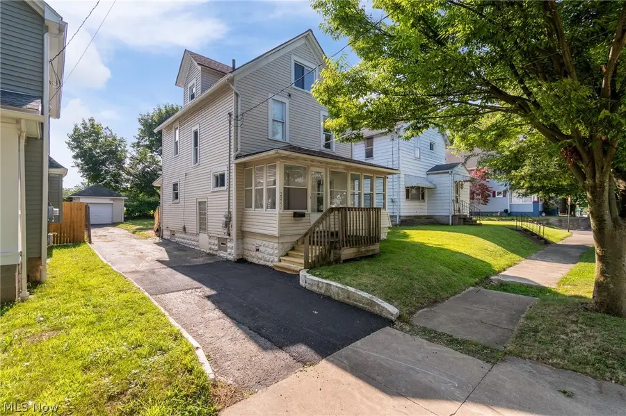 2247 18th Sw Street, Kenmore, OH 44314 - #2