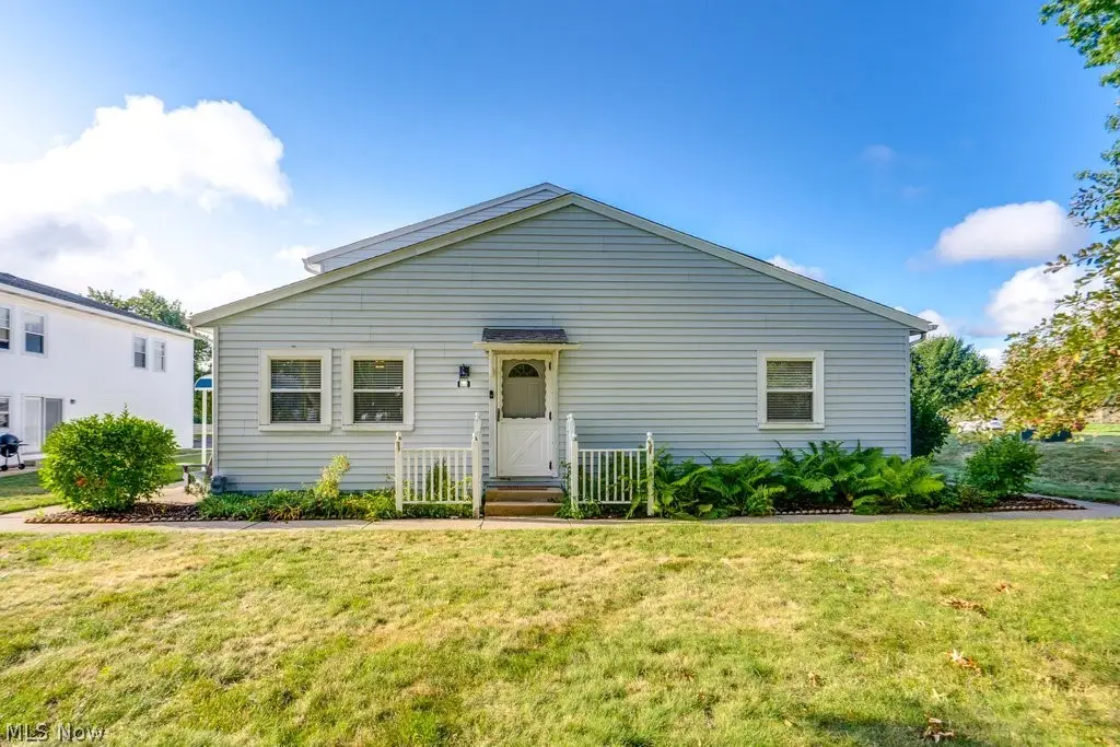 2538 Royal County Down #Apt A, Uniontown, OH 44685 - #1