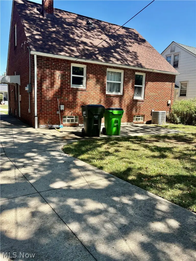 26930 Oriole Avenue, Euclid, OH 44132 - #2