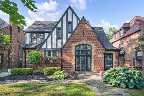 2717 Derbyshire Road, Cleveland Heights, OH 44106