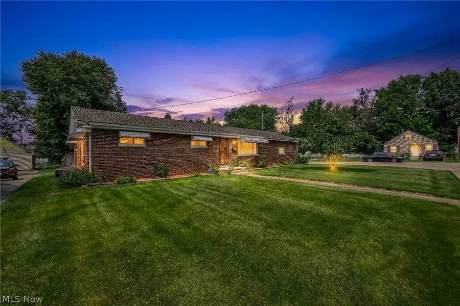 1931 Taft Ne Avenue, Canton, OH 44705 - #3