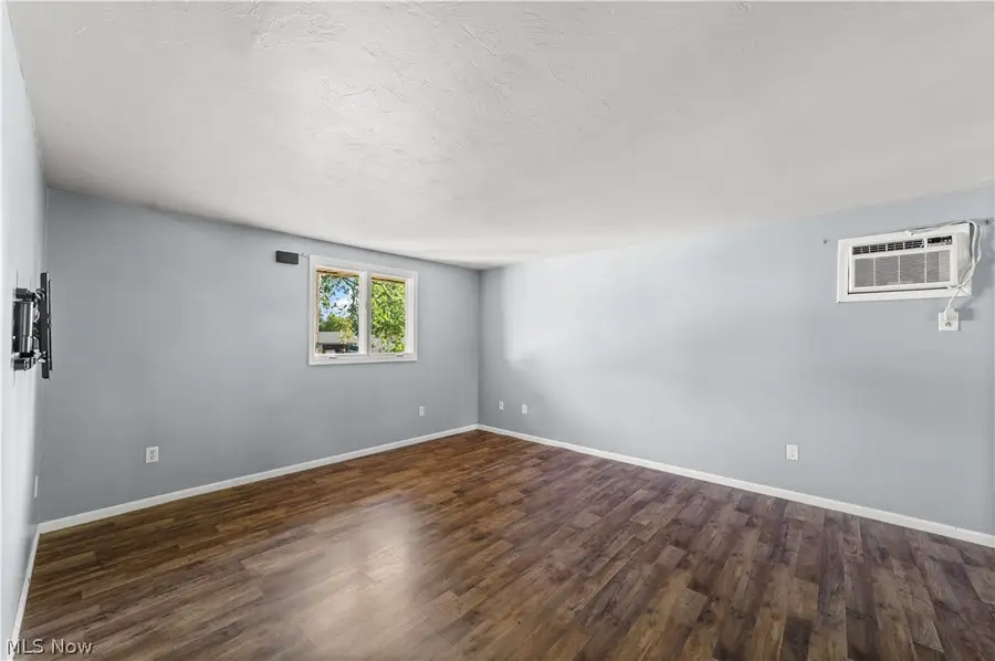 1423 Shaffer, Lorain, OH 44053 - #3