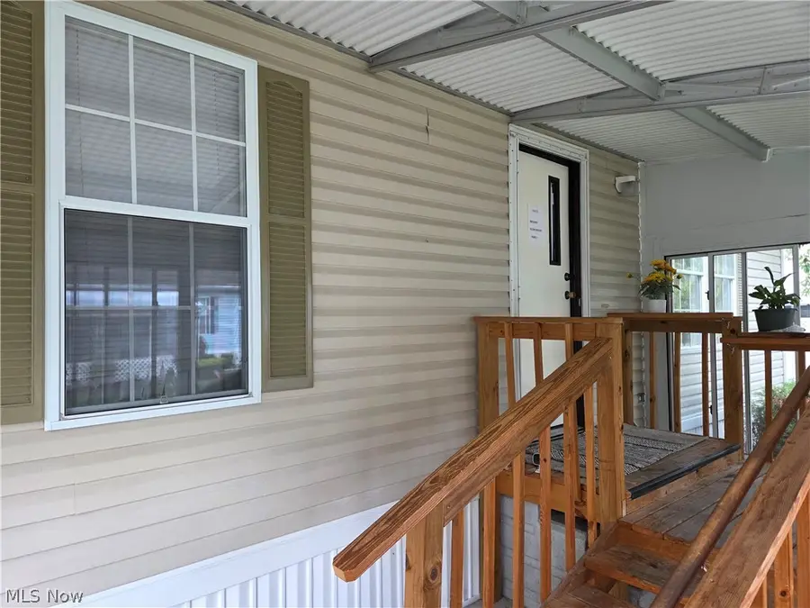 8 Maple Drive, Olmsted, OH 44138 - #2