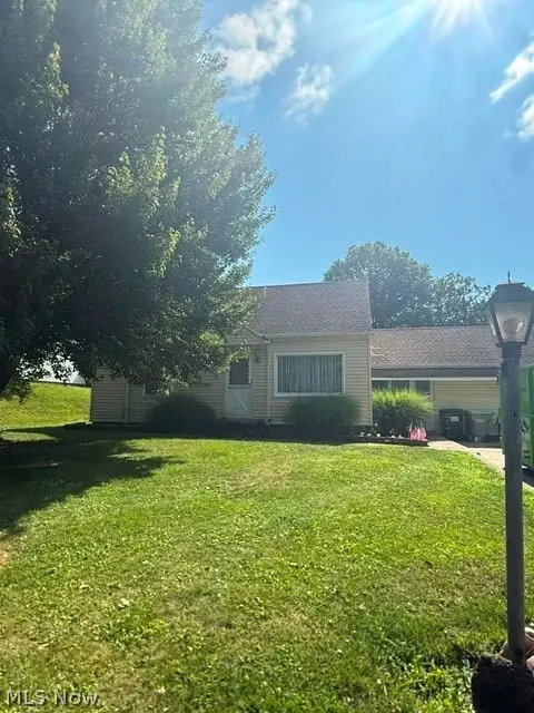 184 Perry Nw Drive, Canton, OH 44708